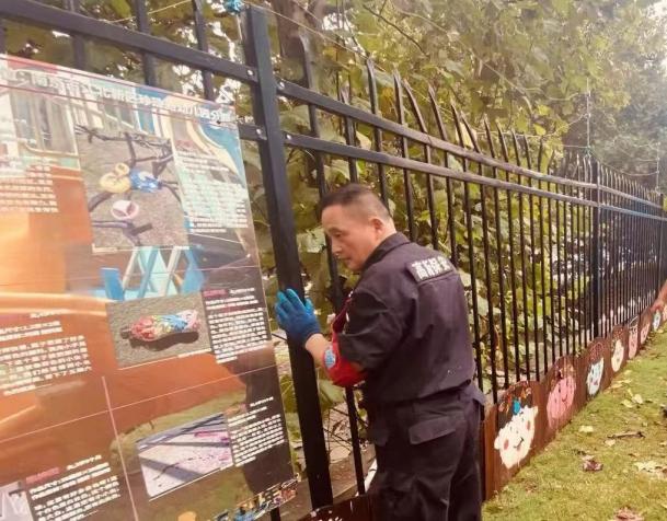 C:/Users/BA/Desktop/風(fēng)雨過(guò)后南京保安迅速行動(dòng)，恢復(fù)安“寧”面貌/8.jpg8