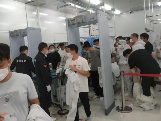 C:/Users/Administrator/Desktop/月滿中秋，南京市保安服務(wù)有限公司祝您中秋節(jié)快樂！/3.jpg3